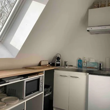 Apartment- Private In Detached House Apartmán *