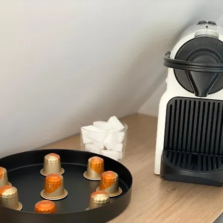 Apartment- Private In Detached House Apartmán