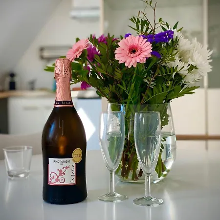 Apartmán Apartment- Private In Detached House *